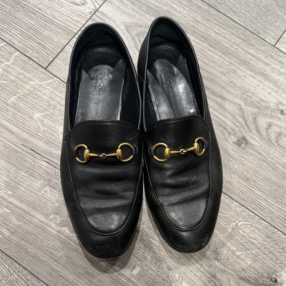 Gucci Black Leather Loafers with Gold Hardware